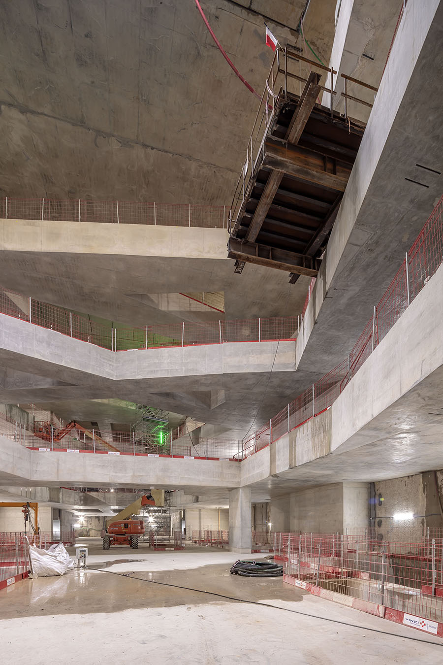 MARIN TROTTIN (GARE CHATILLON MONTROUGE) - PHOTO LUC BOEGLY