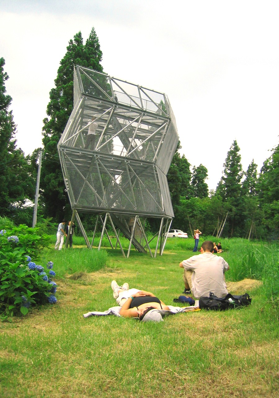 MARIN TROTTIN (MATSUDAI SMALL TOWER, Japon)